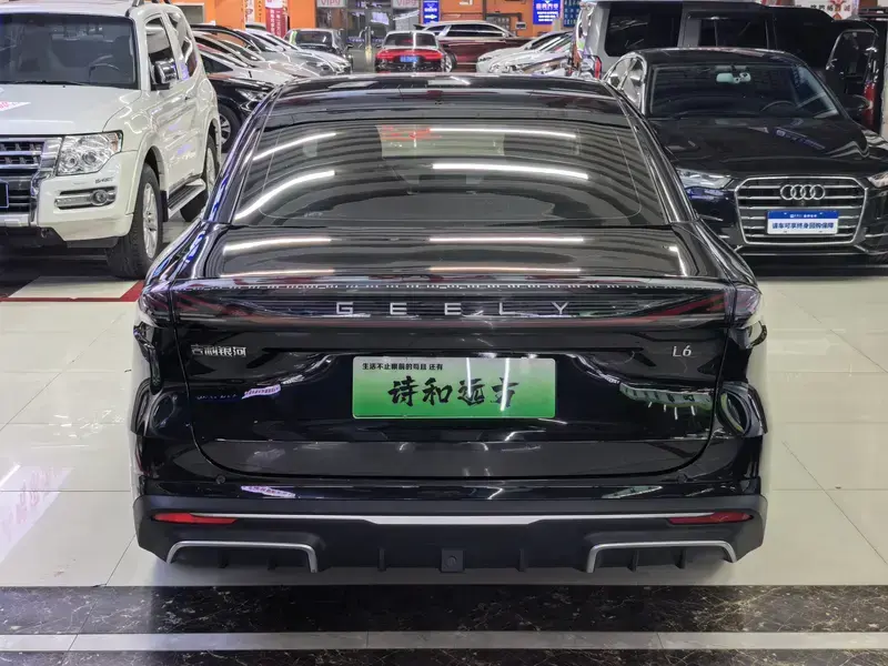 2023 Geely Galaxy L6 с пробегом 38 000 км