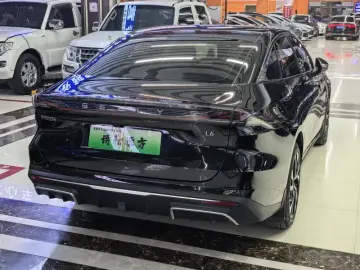 2023 Geely Galaxy L6 с пробегом 38 000 км