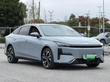 2023 Geely Galaxy L6 с пробегом 65 000 км