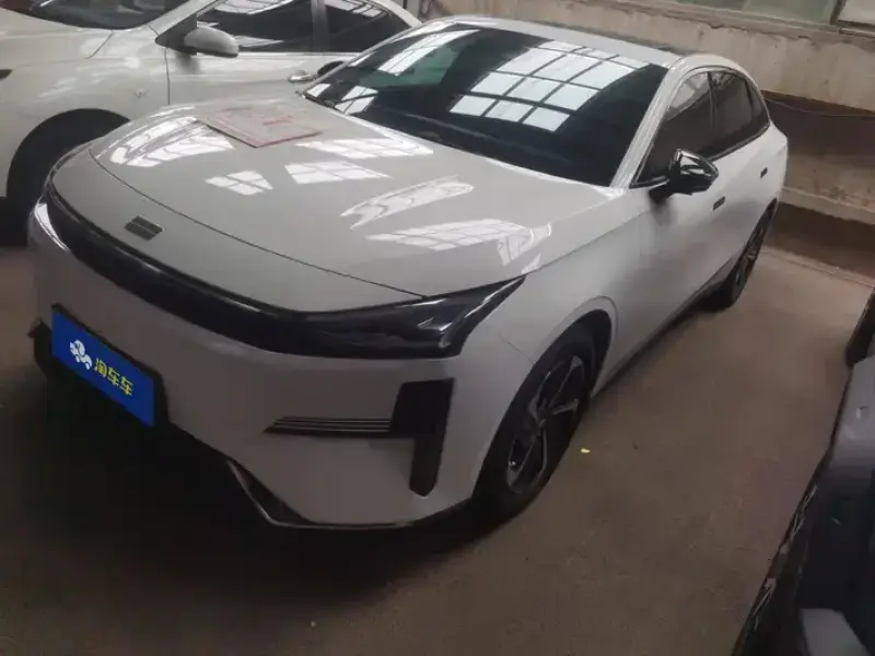 2024 Geely Galaxy L6 с пробегом 66 000 км