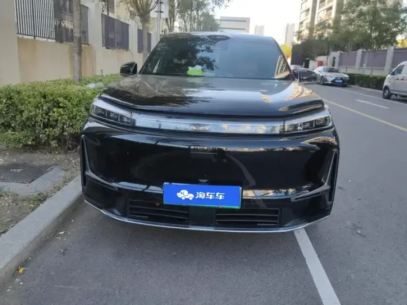 2025 Geely Galaxy M9 с пробегом 49 000 км