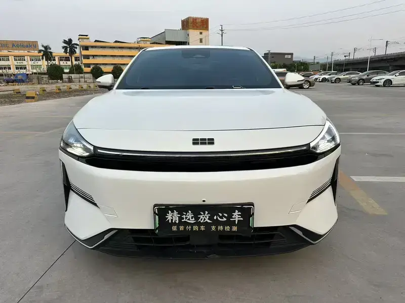 2024 Geely Galaxy L6 с пробегом 136 000 км