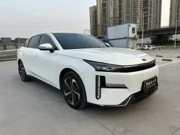 2024 Geely Galaxy L6 с пробегом 136 000 км