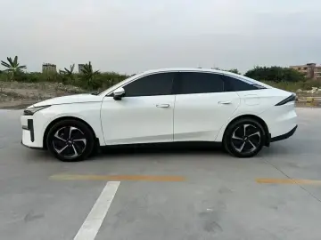 2024 Geely Galaxy L6 с пробегом 136 000 км
