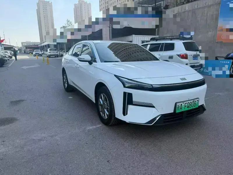 2025 Geely Galaxy L6 с пробегом 45 000 км