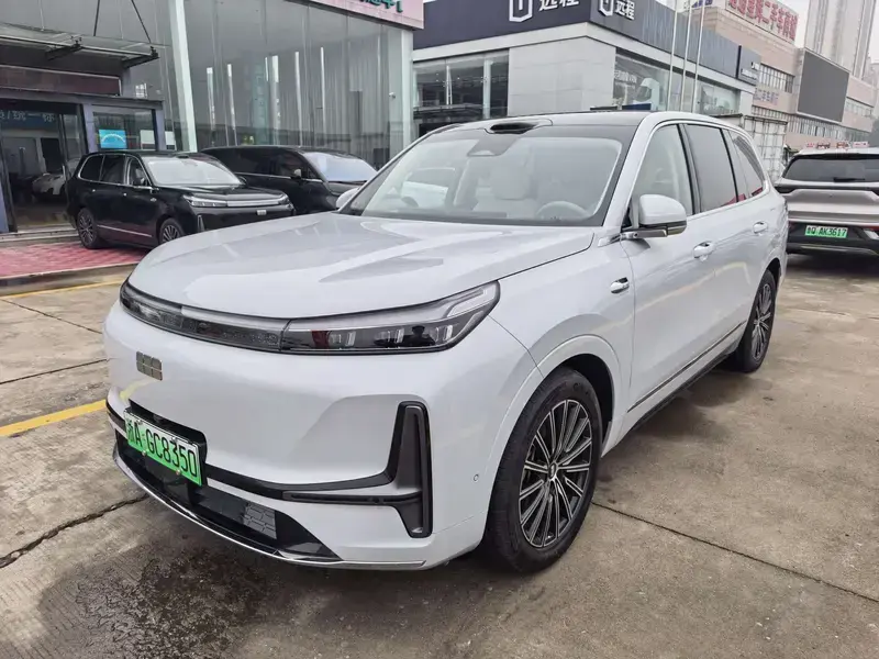 2025 Geely Galaxy M9 с пробегом 9 000 км
