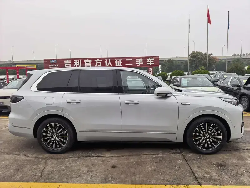 2025 Geely Galaxy M9 с пробегом 9 000 км