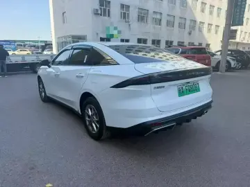 2025 Geely Galaxy L6 с пробегом 45 000 км