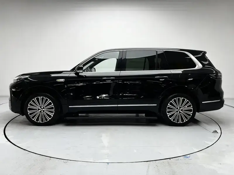 2025 Geely Galaxy M9 с пробегом 11 900 км