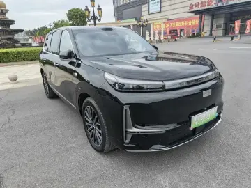 2025 Geely Galaxy M9 с пробегом 4 000 км