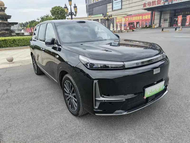 2025 Geely Galaxy M9 с пробегом 4 000 км