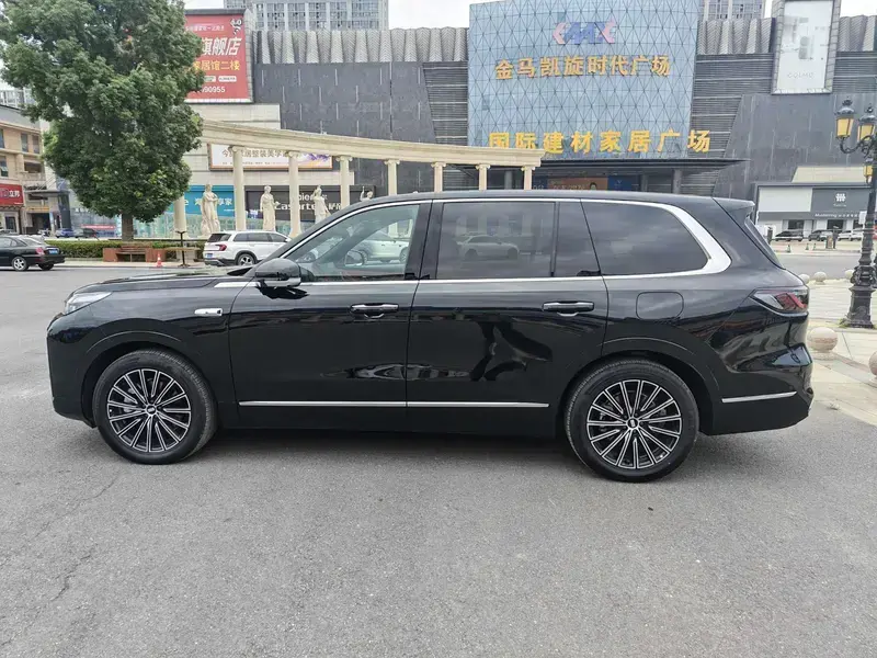 2025 Geely Galaxy M9 с пробегом 4 000 км