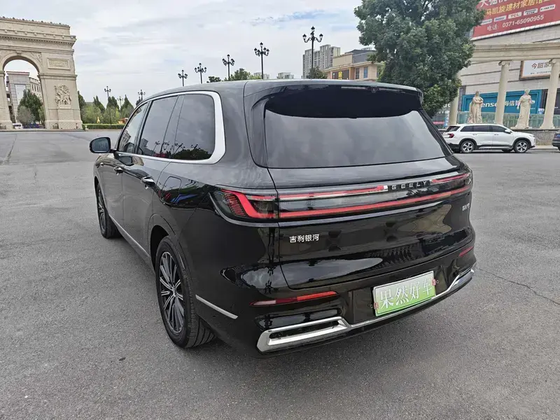 2025 Geely Galaxy M9 с пробегом 4 000 км