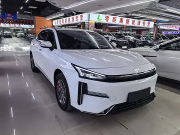 2025 Geely Galaxy L6 с пробегом 30 000 км