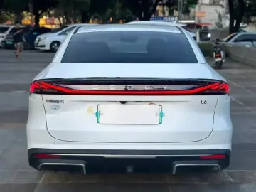 2024 Geely Galaxy L6 с пробегом 57 000 км