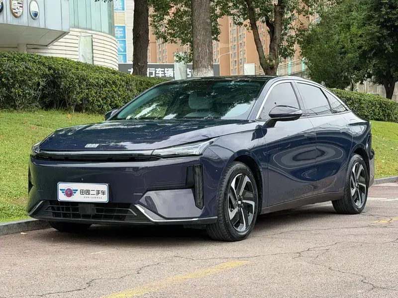2023 Geely Galaxy L6 с пробегом 66 000 км