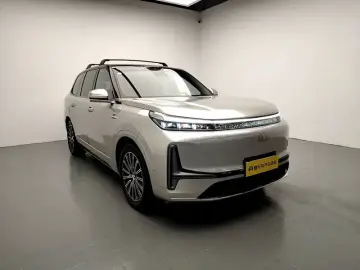 2025 Geely Galaxy M9 с пробегом 8 000 км