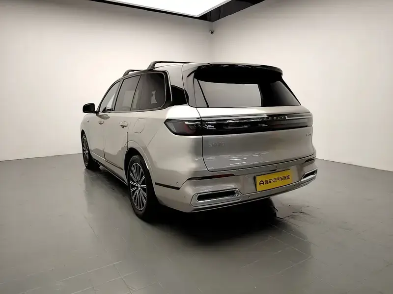 2025 Geely Galaxy M9 с пробегом 8 000 км