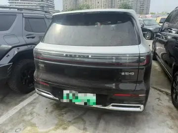 2025 Geely Galaxy M9 с пробегом 10 000 км