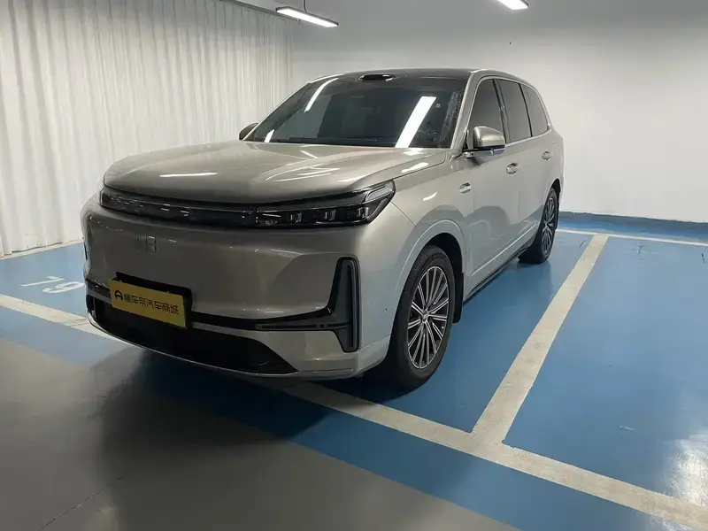 2025 Geely Galaxy M9 с пробегом 14 100 км