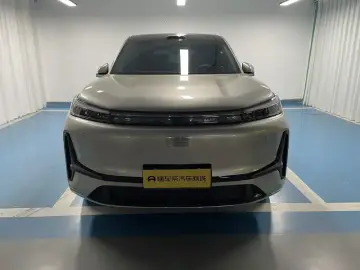 2025 Geely Galaxy M9 с пробегом 14 100 км