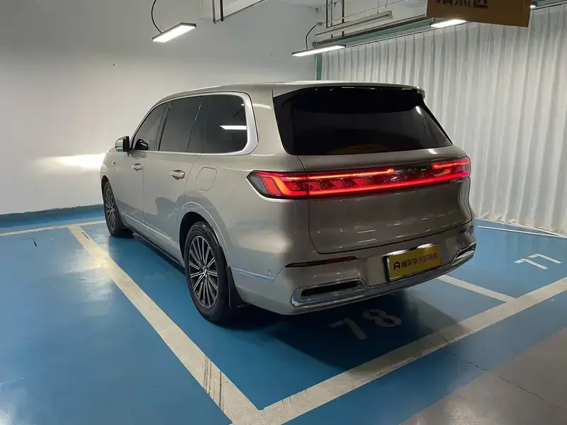 2025 Geely Galaxy M9 с пробегом 14 100 км