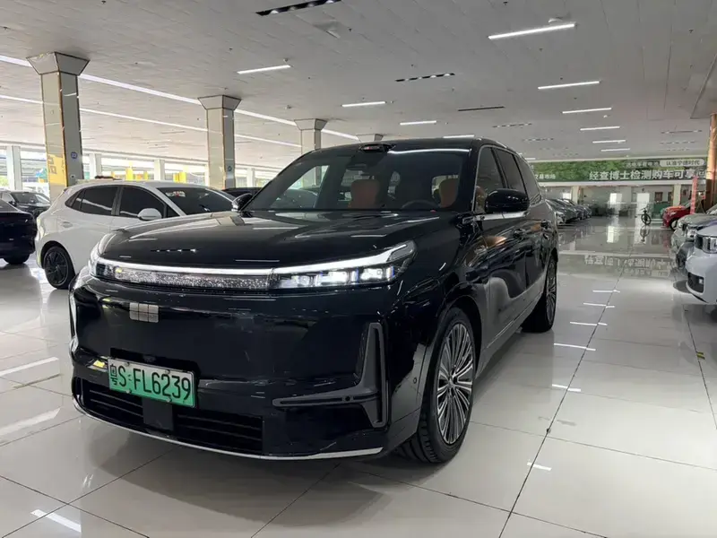 2025 Geely Galaxy M9 с пробегом 10 000 км