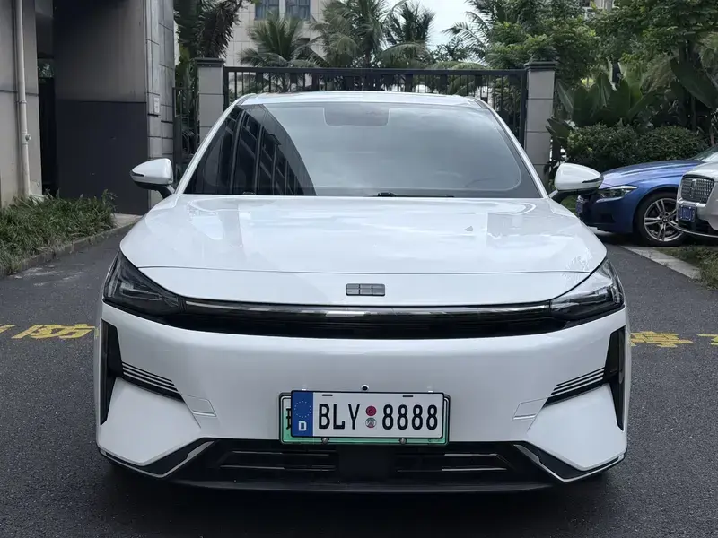 2024 Geely Galaxy L6 с пробегом 69 000 км