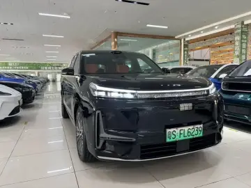 2025 Geely Galaxy M9 с пробегом 10 000 км