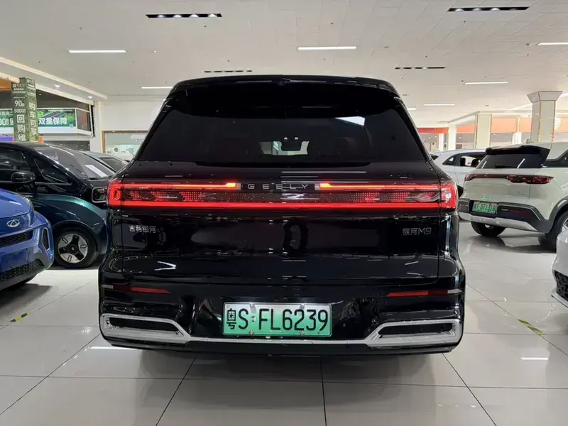 2025 Geely Galaxy M9 с пробегом 10 000 км