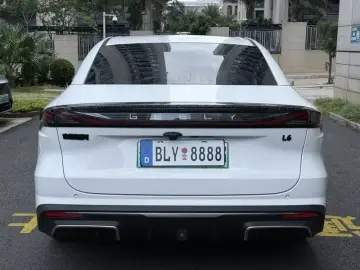 2024 Geely Galaxy L6 с пробегом 69 000 км
