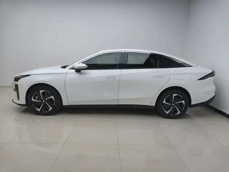 2024 Geely Galaxy L6 с пробегом 56 900 км