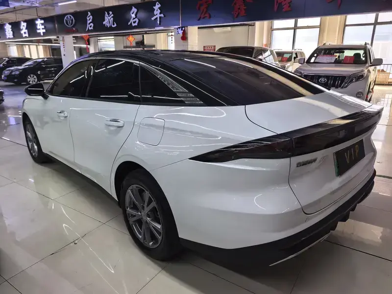 2025 Geely Galaxy L6 с пробегом 55 500 км