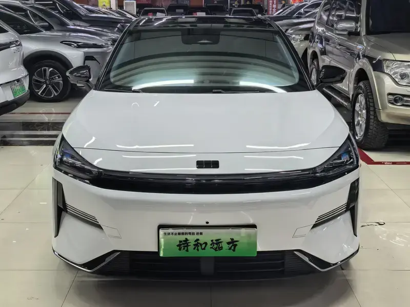 2025 Geely Galaxy L6 с пробегом 36 000 км