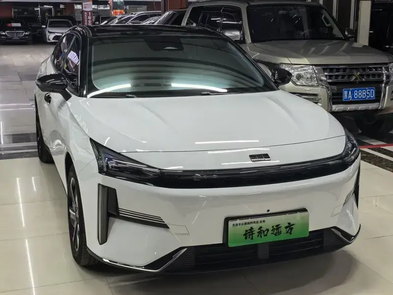 2025 Geely Galaxy L6 с пробегом 36 000 км