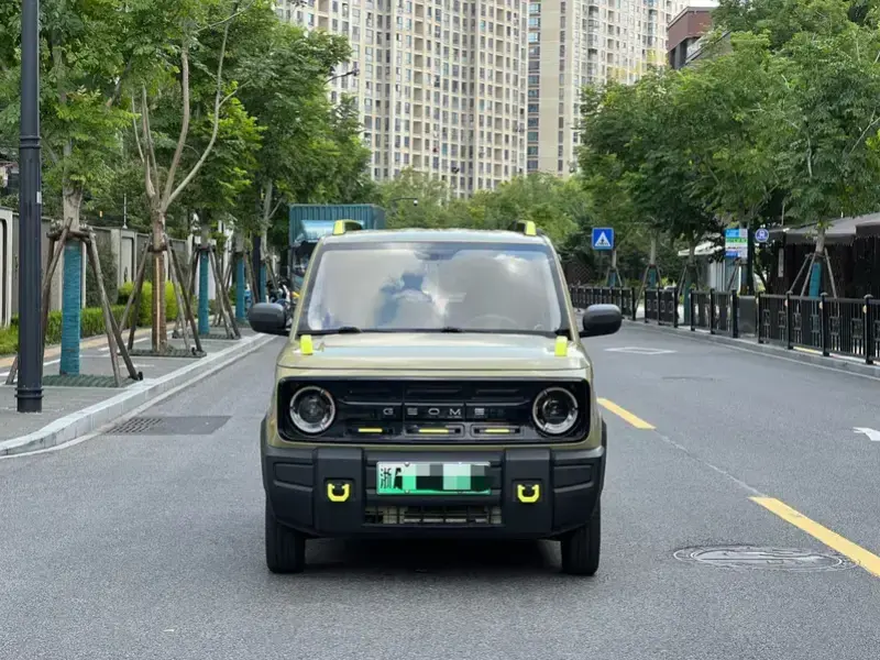 2024 Geely Panda с пробегом 9 900 км