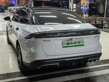 2025 Geely Galaxy L6 с пробегом 36 000 км