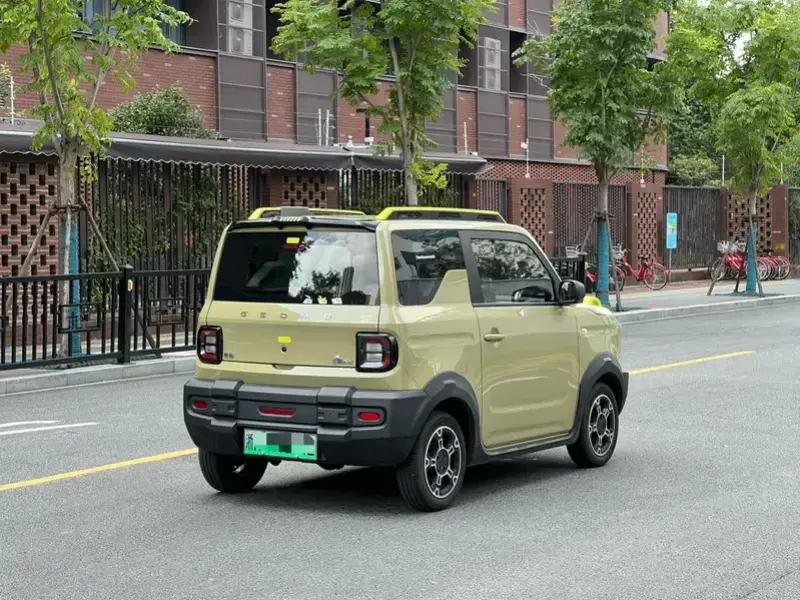 2024 Geely Panda с пробегом 9 900 км