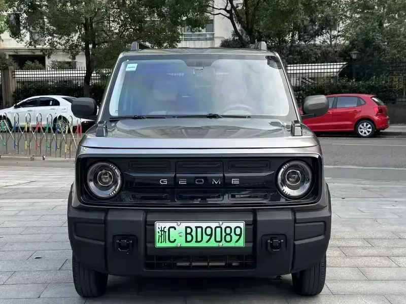 2025 Geely Panda с пробегом 11 000 км
