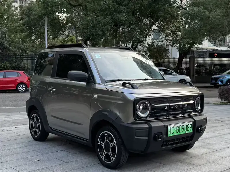 2025 Geely Panda с пробегом 11 000 км