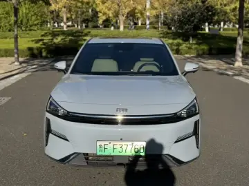 2023 Geely Galaxy L6 с пробегом 28 000 км
