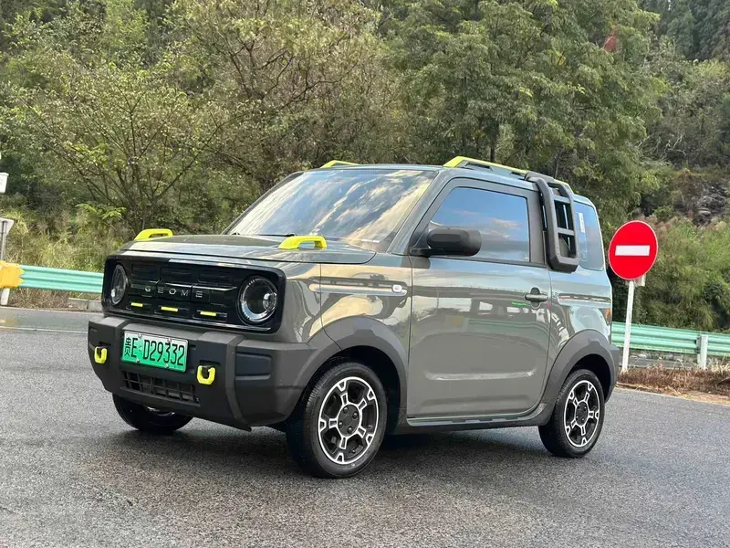 2025 Geely Panda с пробегом 2 700 км