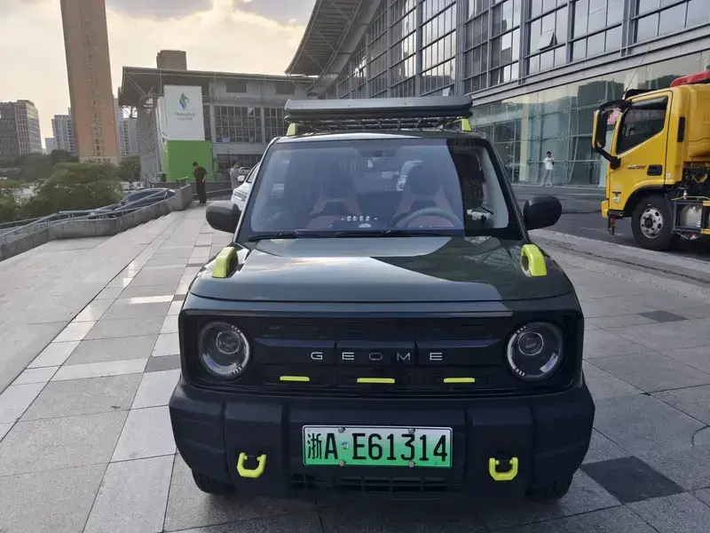 2025 Geely Panda с пробегом 9 000 км