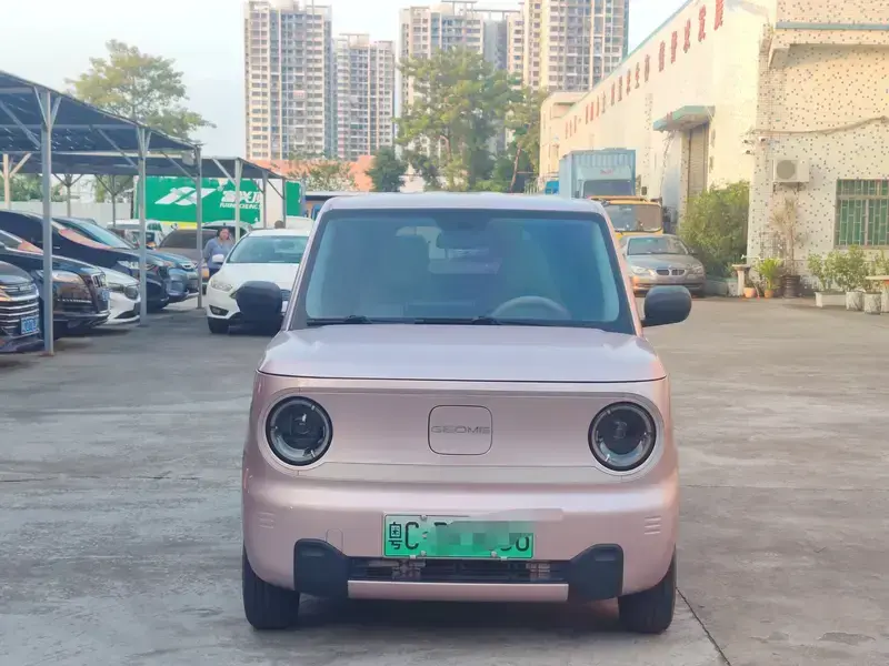 2023 Geely Panda с пробегом 16 000 км