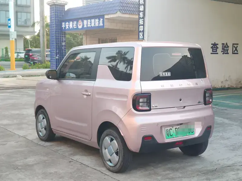 2023 Geely Panda с пробегом 16 000 км