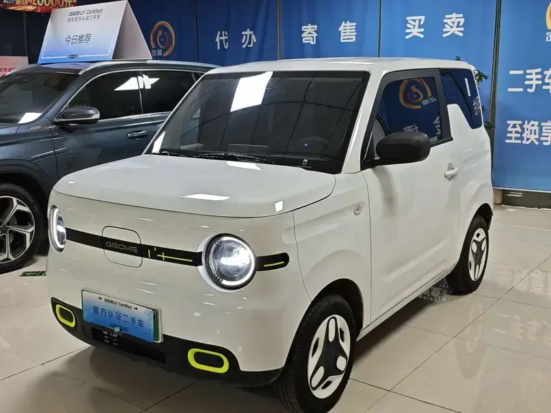 2025 Geely Panda с пробегом 12 000 км