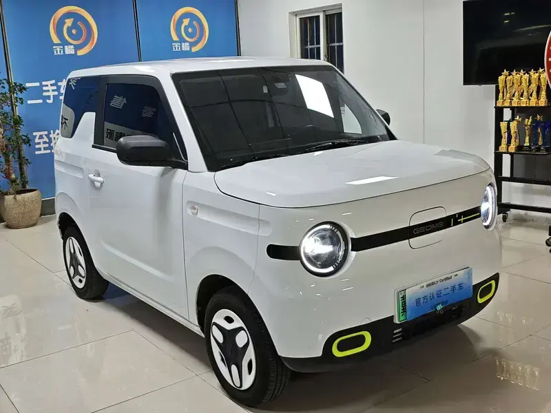 2025 Geely Panda с пробегом 12 000 км