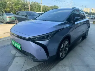 Geely Geometry M6