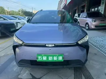 2022 Geely Geometry M6 с пробегом 80 000 км