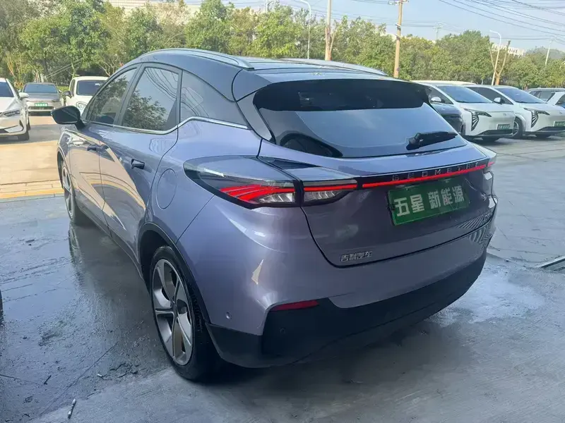 2022 Geely Geometry M6 с пробегом 80 000 км